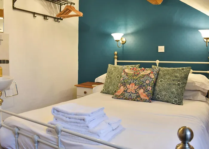 Pitcairn House-uk41255