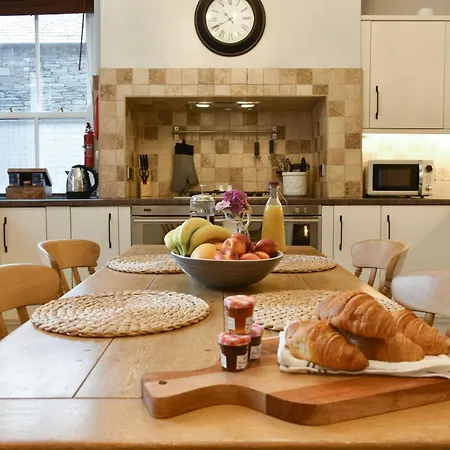 Pitcairn House-uk41255 *