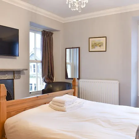 Pitcairn House-uk41255