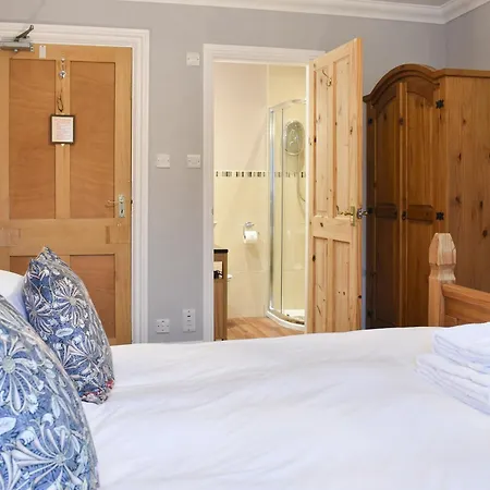 Pitcairn House-uk41255